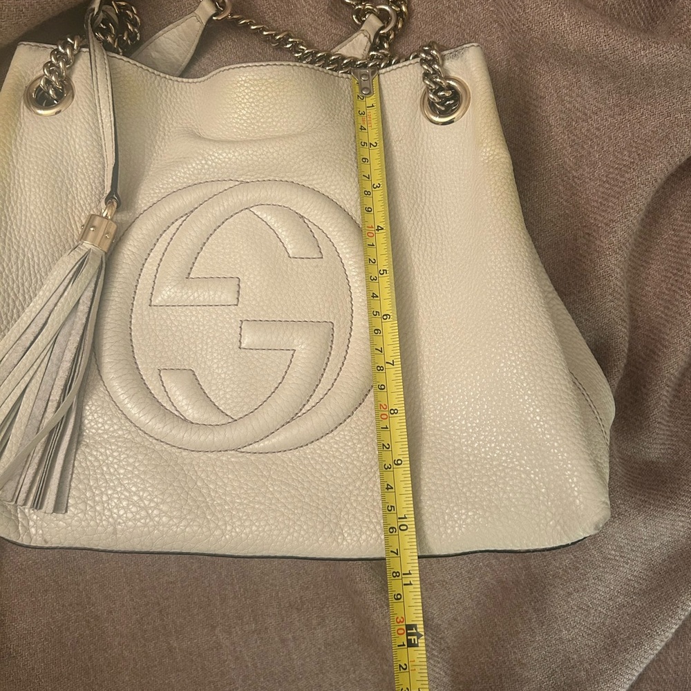 Gucci Soho Leather GG Logo Bag with Gold-Tone Chain Straps - Picture 15 of 16